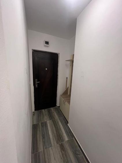 Inchiriez garsoniera zona capat troleu - 6