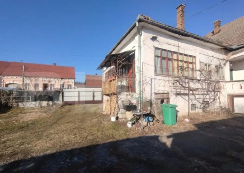 Casa renovabila, 120 mp utili , teren 300 mp intravilan, Liv - 7