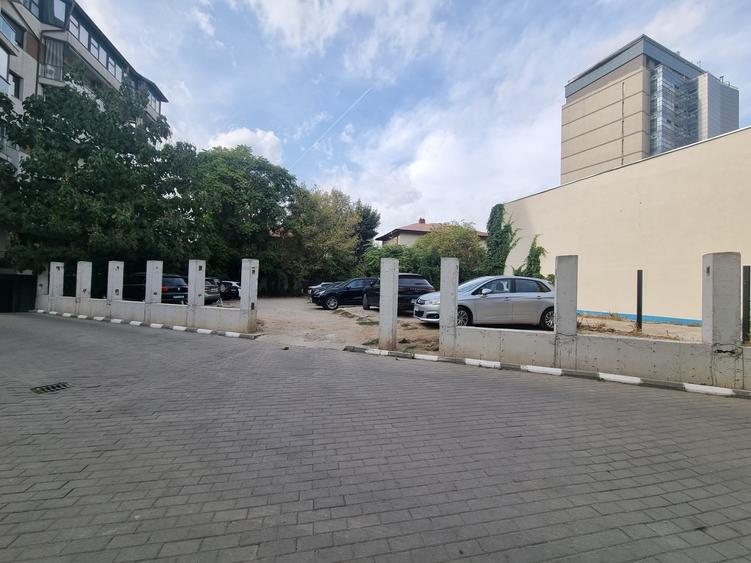 Teren de vanzare in zona Mosilor Pizza Hut - 3