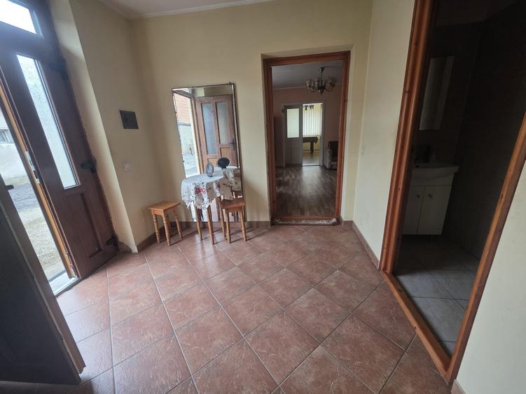 Vand casa individuala parter la intrare in Dumbravita - 3