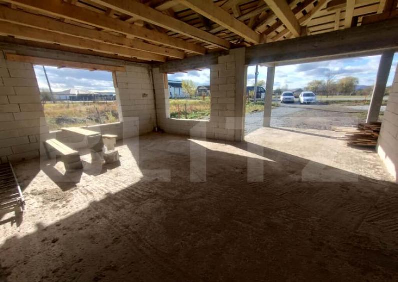 Casa cu 4 camere, 153 mp utili, teren 1000 mp extravilan, ut - 3