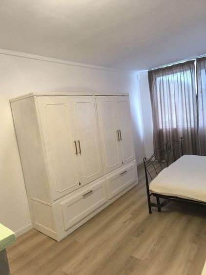 Inchirez garsoniera Blocul Turn - 2