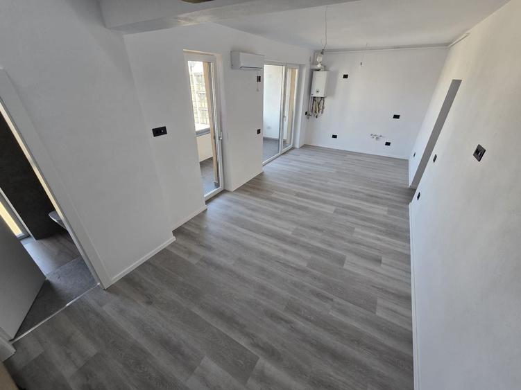 Langa Penny. Suprafata generoasa. 2 Locuri de Parcare. - 1