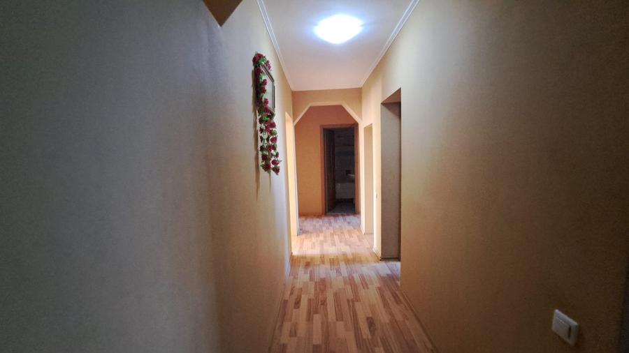 AGIGEA, 3 CAMERE DECOMANDAT 2 BAI, CENTRALA GAZ, 70 MP. PARCARE, BOXA - 21