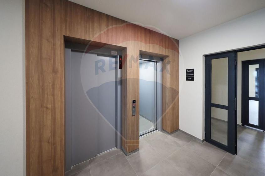 Apartament 3 camere – Tractorul- 73 mp, parcare și boxa - 18