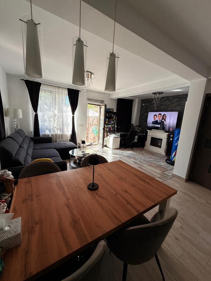 Casă tip insiruită cu 3 camere, colt. Comision 0 - 1