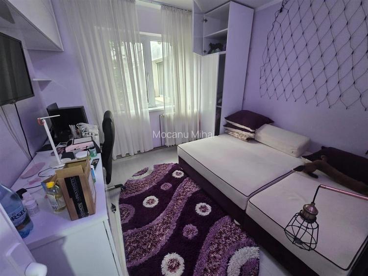 Etaj 1, fara risc, 2 camere semidecomandat zona Mircea cel Batran Etaj 1, fara risc, 2 camere semidecomandat zona Mircea cel Batran