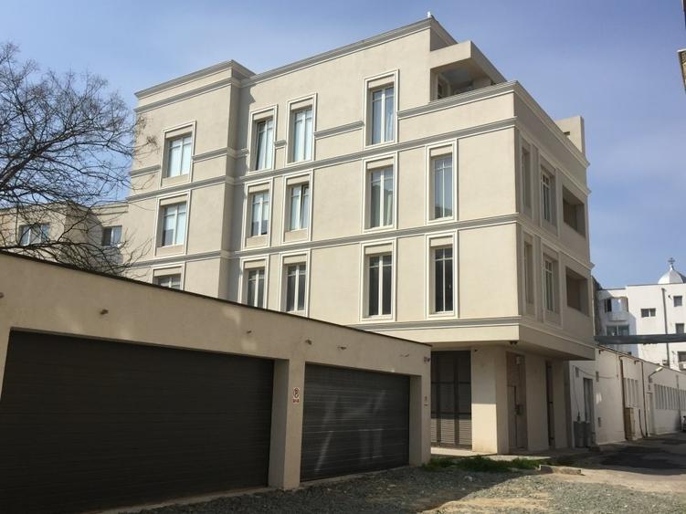 Casă cu 14 camere cu Teren 120 Mp în P-ța Ovidiu