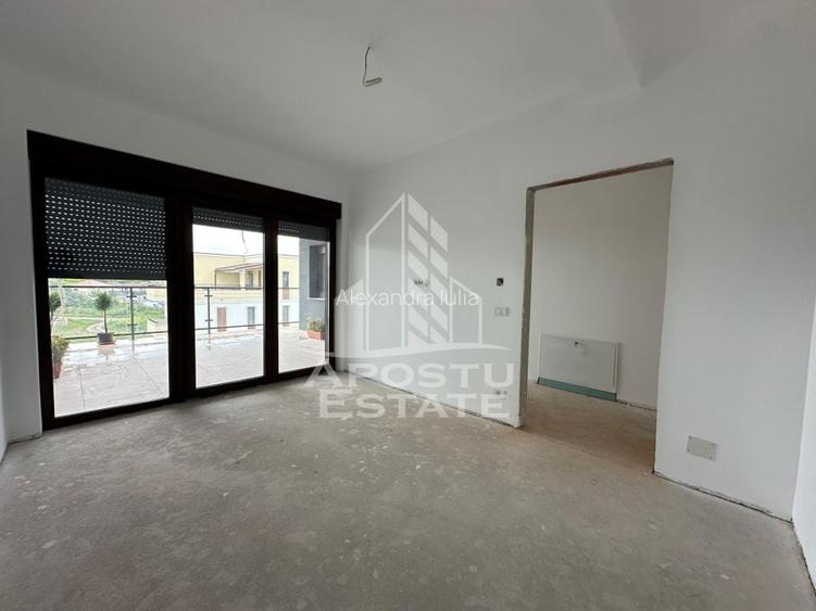 Apartament cu 3 camere semidecomandat în Braytim