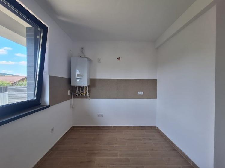 EXCLUSIVITATE! Casa tip duplex,  finisaje premium, curte, 2 locuri de parcare - 7