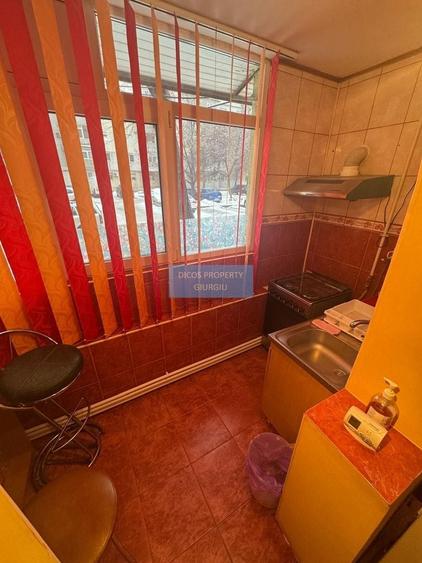 Apartament 4 camere de vânzare – zonă Școala 8 - 2