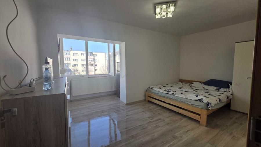 Garsoniera de vanzare, et.2, centrala proprie, zona Freidorf - 4