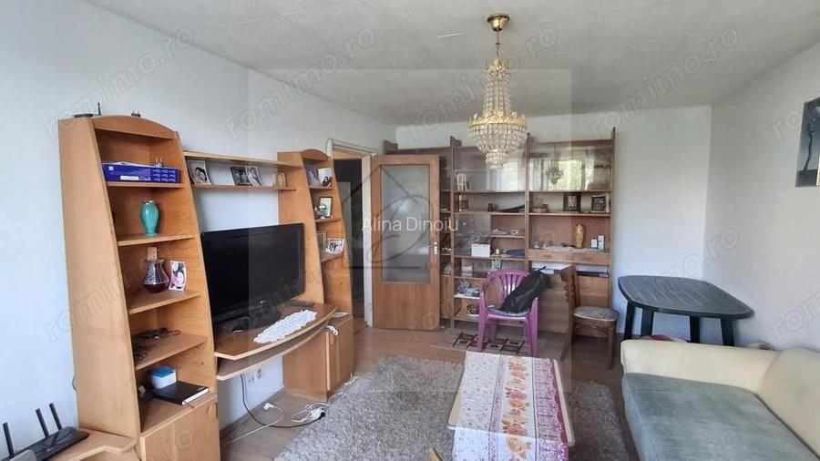 Apartament 4 camere de vanzare Titan Ozana I etaj 4/4 Apartament 4 camere de vanzare Titan Ozana I etaj 4/4