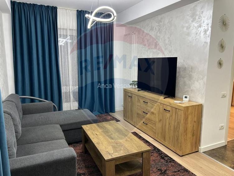 Apartament cu 2 camere de inchiriat  lux  central zona Casa de Cultura