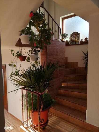 Casa/ Vila cu curte generoasa, mobilata si utilata complet 188 mp - 2