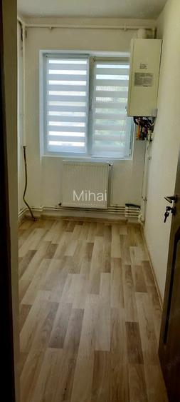 Vand apartament doua camere in m6 Vand apartament doua camere in m6