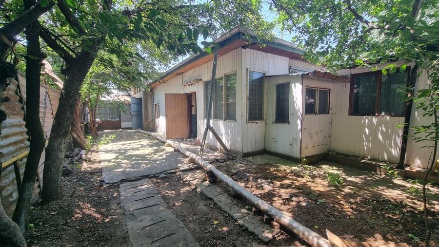 Casa și hala de vamzare în zona Colentina / Danone - 1