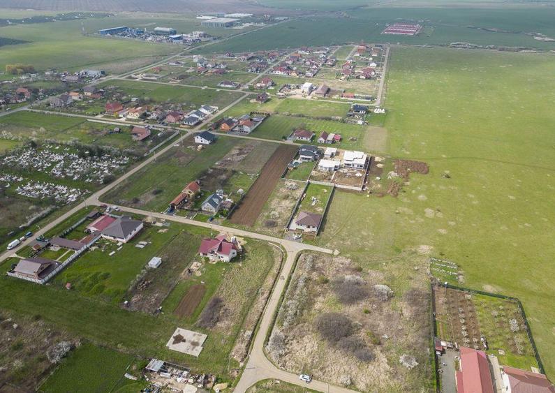 Teren intravilan cu funda?ie in Frumuseni - 5