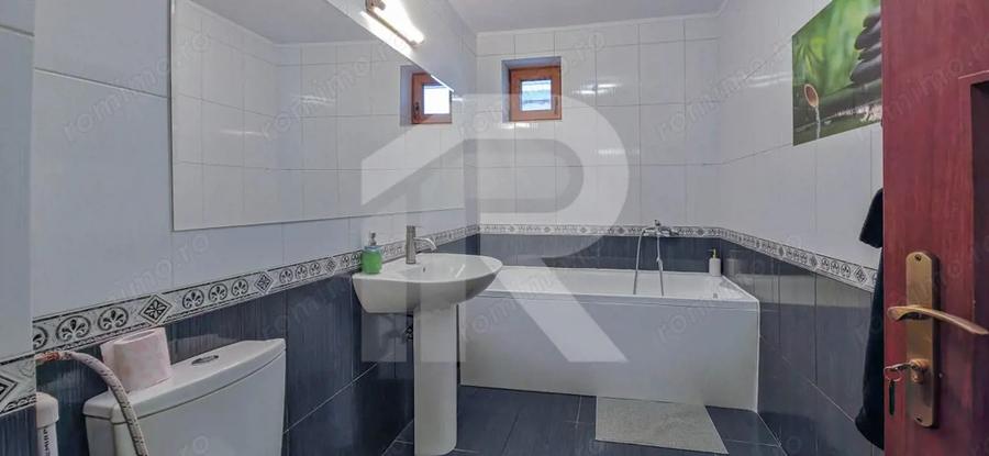 Casa 5 camere renovata 2025, curte+parcare - 16