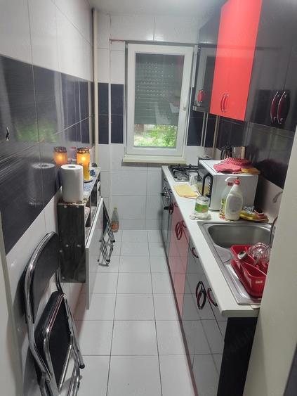 Vand apartament 2 camere decomandate sectorul 2 - 8