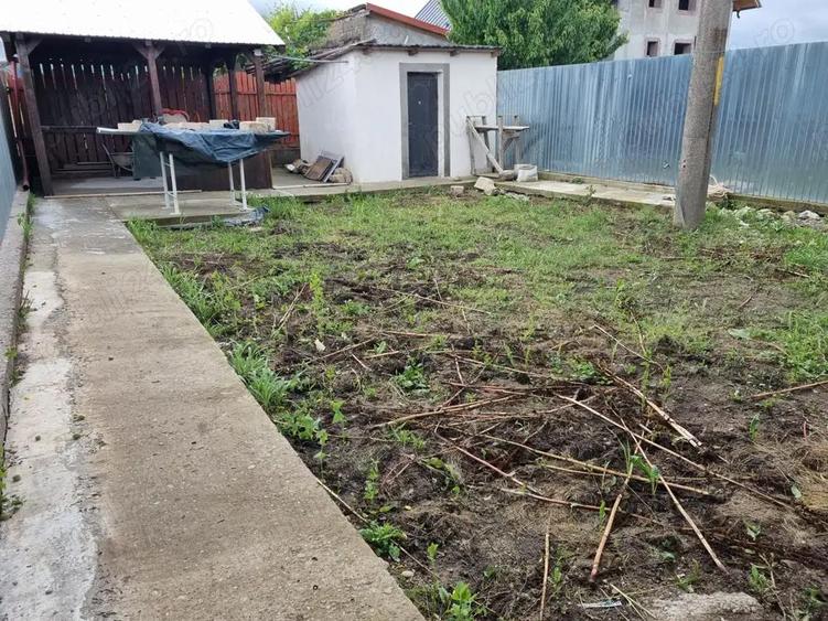Constructie noua situata in Vanatori 400 mp teren sc- 80 mp strada asfaltata - 1