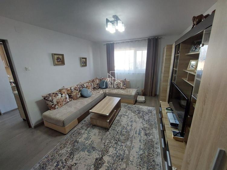 Apartament 3 Camere , De Vanzare, 22 Decembrie, 7 Noiembrie - 4