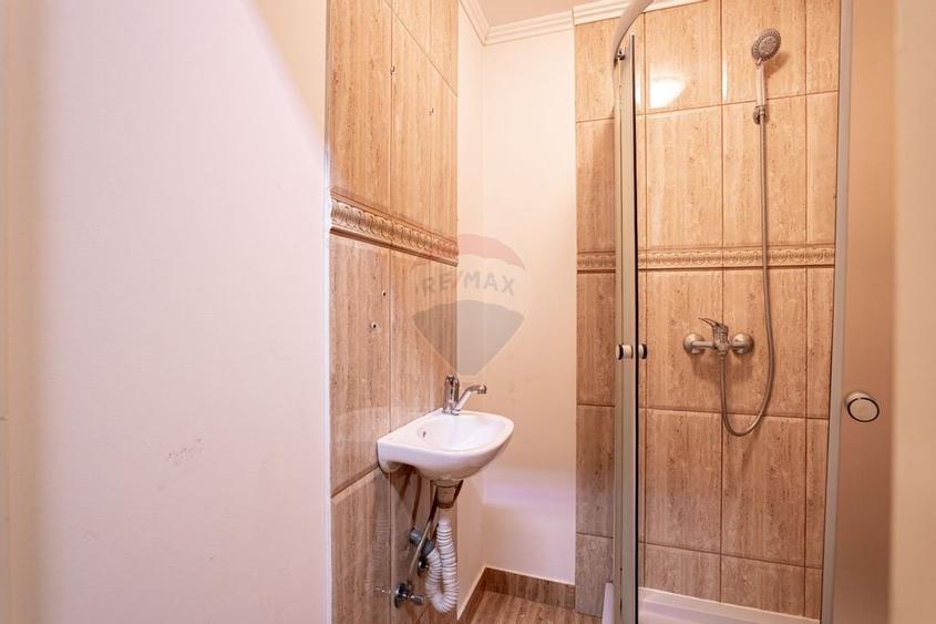 Apartament cu 2 camere de vânzare în zona Teatrului de Stat - 11