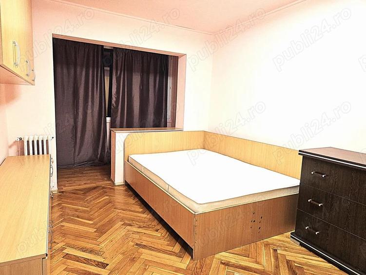 Apartament de vanzare 3 camere 2 bai, zona Cenrala - Boul Rosu Arad - 2