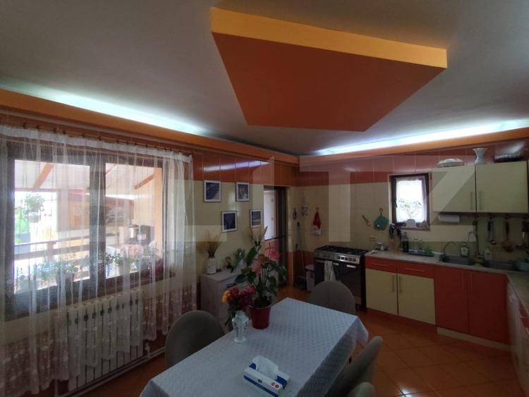 Casa 6 camere, 3 bai, 180 mp, 819 mp teren - 11