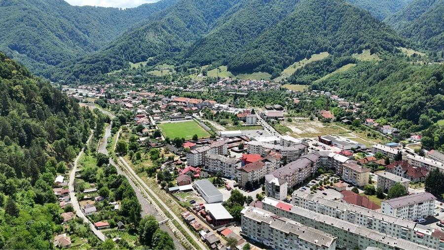 Teren intravilan Brezoi - 6