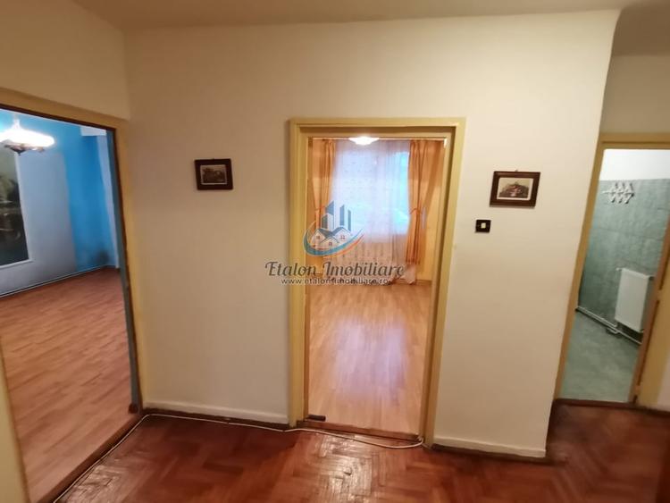 Apartament 3 camere, 2 bai, boxa, parter inalt,&nbsp;zona&nbsp;1&nbsp;Mai - 2