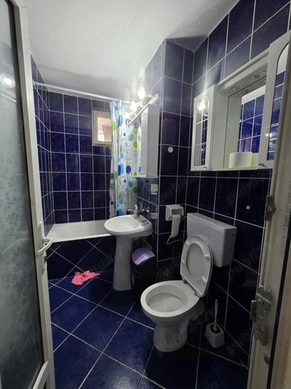 De vanzare apartament cu 3 camere, 2 bai ?i balcon, situat ultracentral, etajul 2 - 6