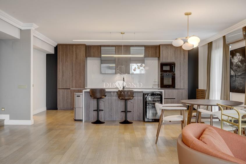 Penthouse cu 6 camere decomandat, mobilat în Floreasca