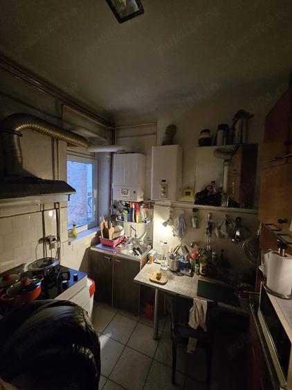 Apartament cu 4 camere semidecomandat în Central