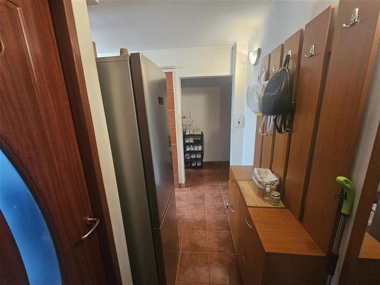 Resita, 3 Cam. Mobilat+Utilat, Et. 2, Micro 3 - 9