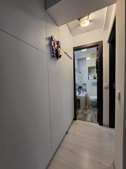 Etaj 1 - Podu Ros Aleea Decebal, 3 camere cu geam la baie, liber - 10