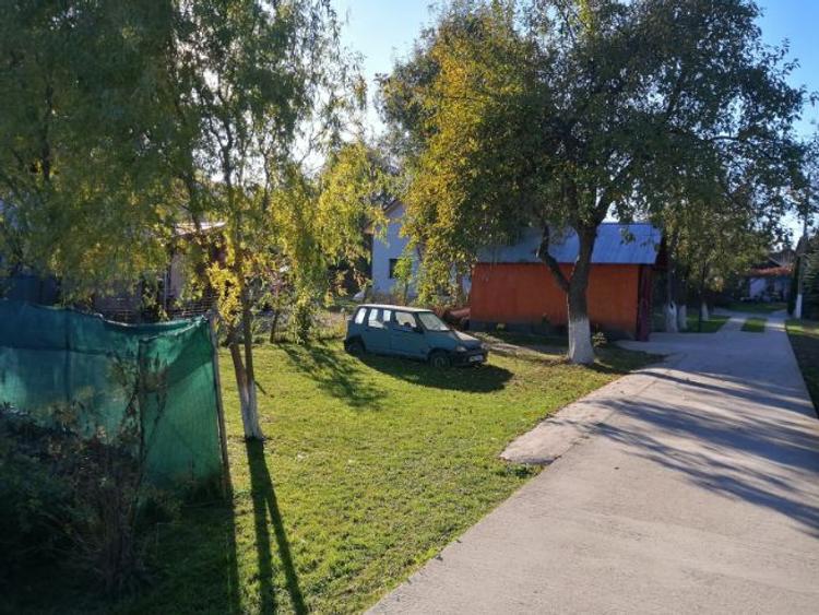 VANZARE TEREN INTRVILAN – BREAZA CENTRAL, direct propietar, comision 0% - 1