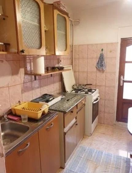 Apartament cu 2 camere, decomandat, zona Nicolina - 4