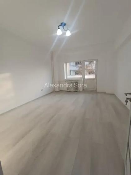 Spațiu birou de închiriat - 3 camere, Bulevardul Decebal Spațiu birou de închiriat - 3 camere, Bulevardul Decebal
