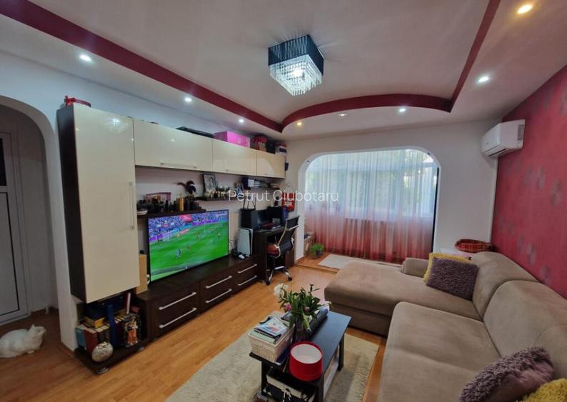 Apartament semidecomandat cu 2 camere, etaj1/4, Vaslui zona