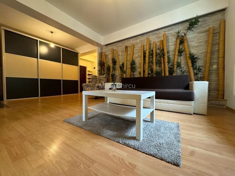 Apartament cu 2 camere semidecomandat în Olteniței
