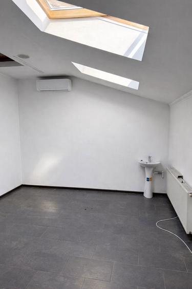 Inchiriez spatiu birou cladirea Milano - 2