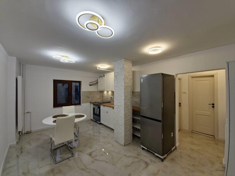Prima inchiriere-apartament decomandat la 7 minute de Metrou Muncii - 7