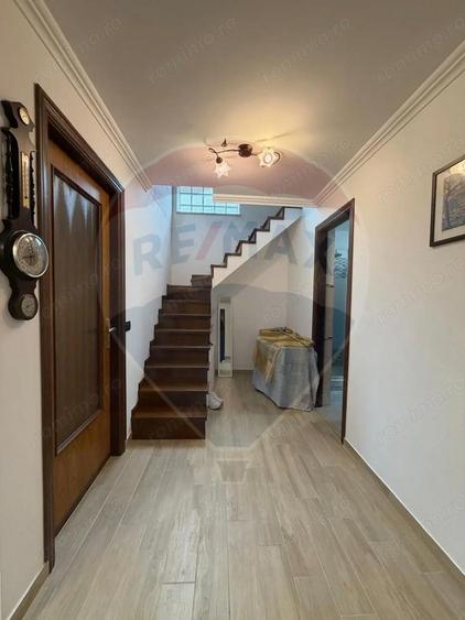 Casa cu 5 camere de vanzare (P+M) in comuna Bolotesti si teren 6266 mp - 3