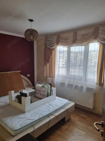 De inchiriat apartament cu 3 camere - 4