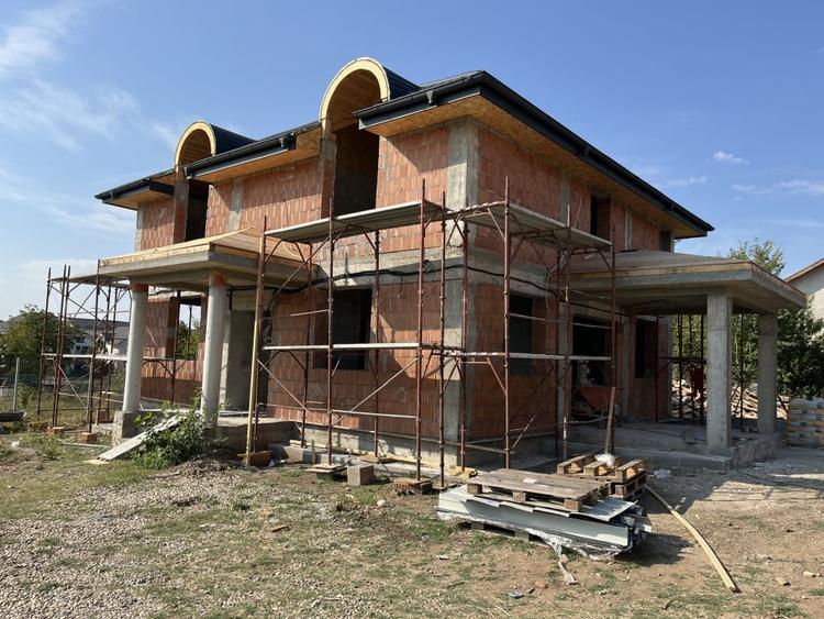 De vanzare vila individuala 6 camere finisaje premium zona Laguna Albastra - 3