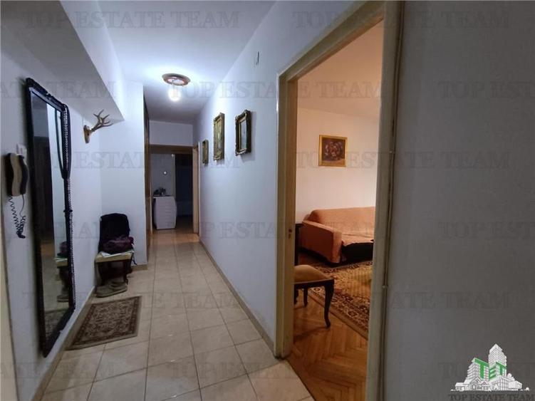 Vanzare apartament 3 camere Ion Mihalache- Piata 1 Mai - 5