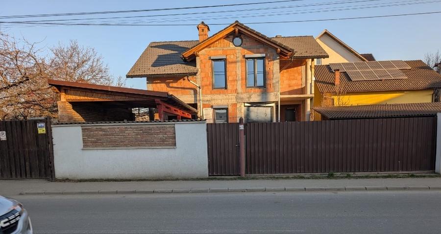 Proprietate de colt 2 intrari din strazi diferite intimitate rara - 5