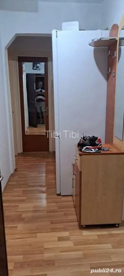 De inchiriat apartament cu 3 camere De inchiriat apartament cu 3 camere