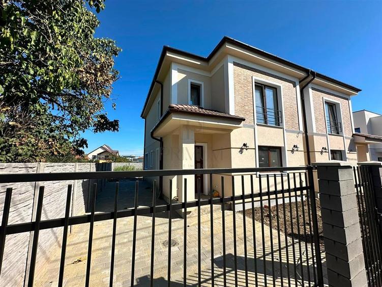 Casă cu 4 camere cu Teren 350 Mp în Săcălaz